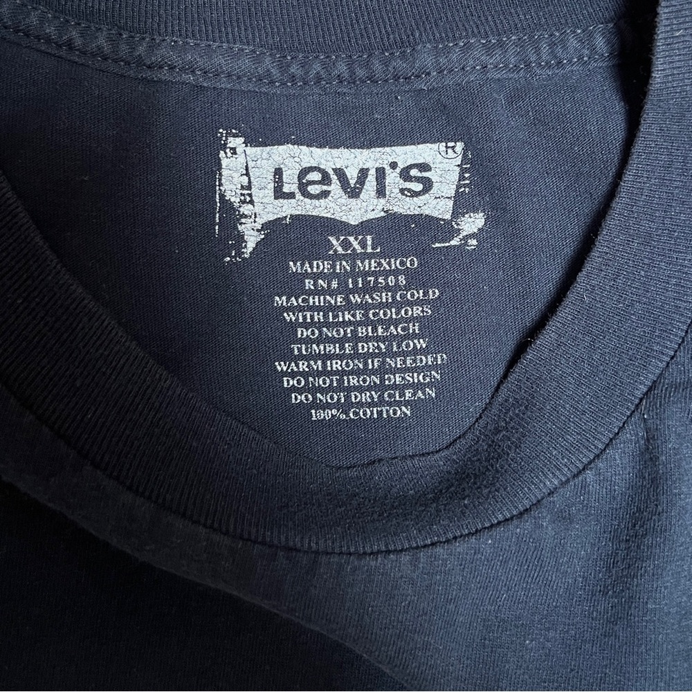 Levis navy blue logo print casual tshirt - Picture 2 of 4